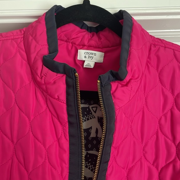 Crown & Ivy Vest - Picture 3 of 9